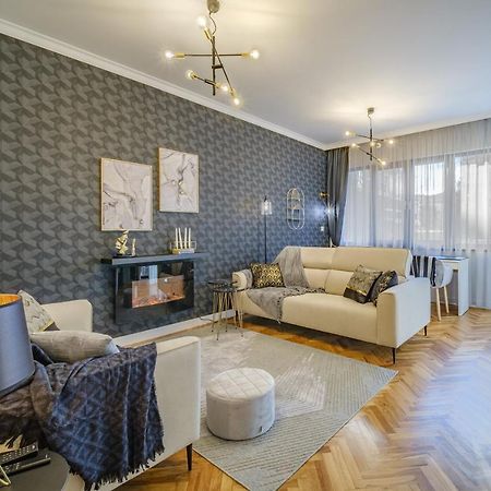 Golden Black Apartment Burgas Luaran gambar