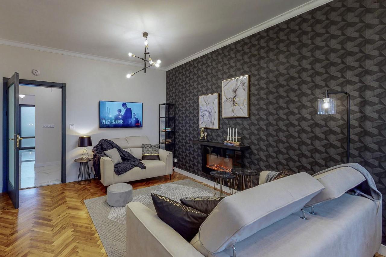 Golden Black Apartment Burgas Luaran gambar