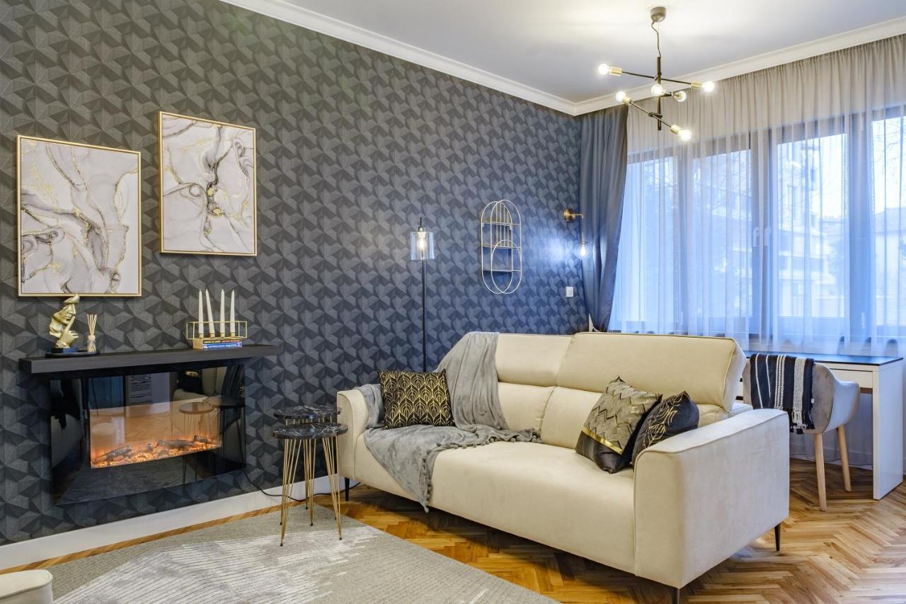 Golden Black Apartment Burgas Luaran gambar