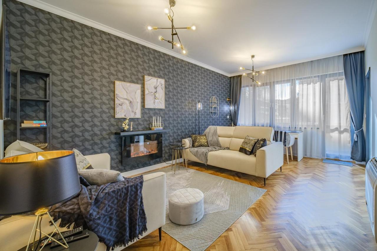 Golden Black Apartment Burgas Luaran gambar