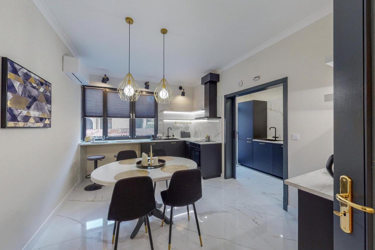 Golden Black Apartment Burgas Luaran gambar