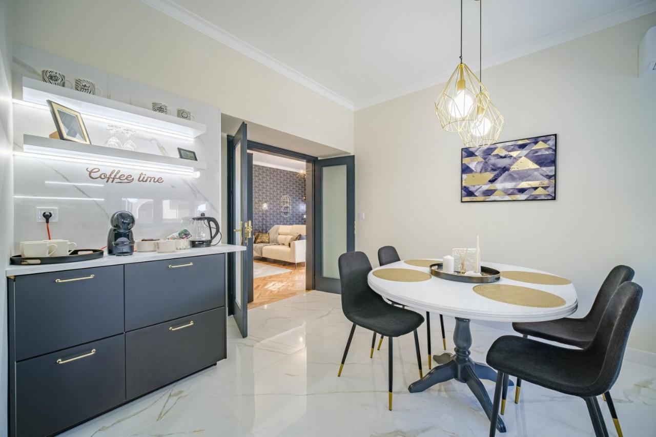 Golden Black Apartment Burgas Luaran gambar