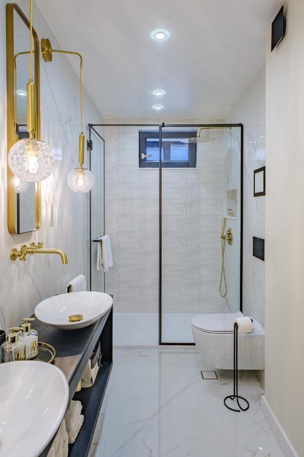 Golden Black Burgas Luaran gambar